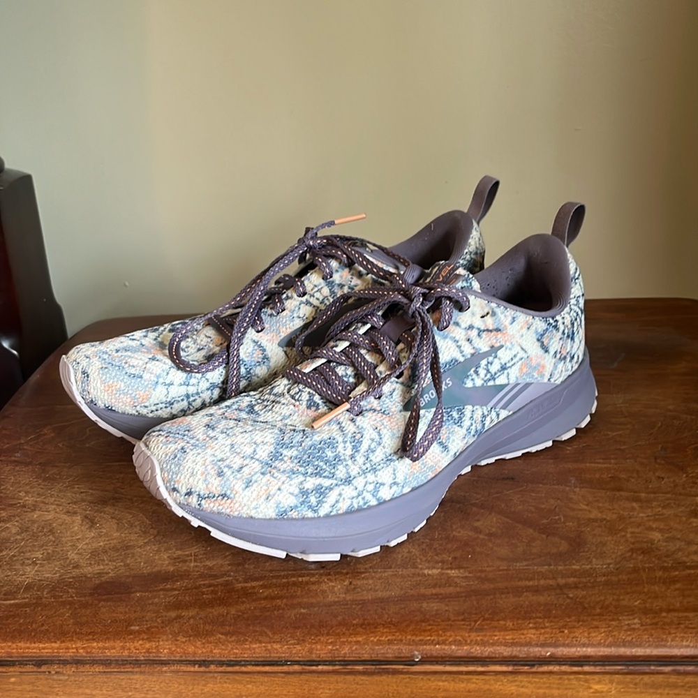 Brooks Revel sneakers